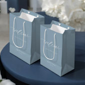 Elegant Dusty Blue Wedding Welcome Gift Bags Mittlere Geschenktüte