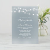 Elegant Dusty Blue White String Lights Wedding Einladung (Stehend Vorderseite)