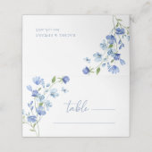 Elegant Dusty Blue Wildblume Wedding Platzkarte (Außenseite Aufgefaltet)