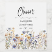 Elegant Dusty Blue Wildblumen Cheers Wedding Weinetikett (Einzelnes Label)