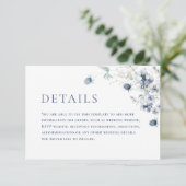 Elegant Dusty Blue Winter Foliage Hochzeitdetails Begleitkarte (Stehend Vorderseite)