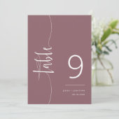 Elegant Dusty Lila Script Wedding Tischnummer (Stehend Vorderseite)