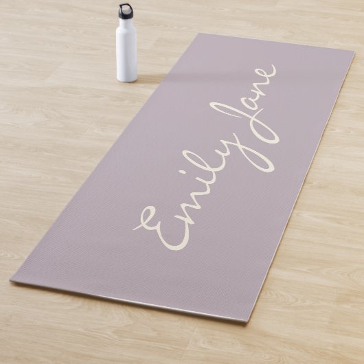 Elegant Dusty Lilac Handgeschriebener Skriptname B Yogamatte (Beispiel)