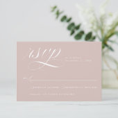 Elegant Dusty Pink Calligraphy Wedding RSVP Card Karte (Stehend Vorderseite)