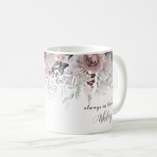 Elegant Dusty Pink Floral Vorname Kaffeetasse (VorderseiteRechts)
