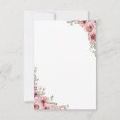 Elegant Dusty Rose Floral Script Wedding RSVP Karte (Rückseite)