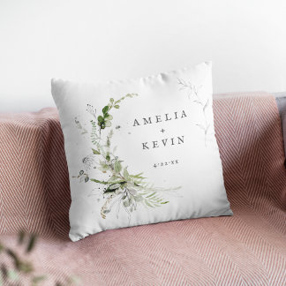 Elegant Earthy Greenery Personalisiert Names Date Kissen