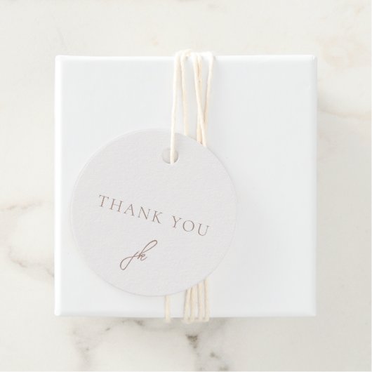 Elegant Earthy Neutral Script Monogram Wedding Geschenkanhänger (Beispiel)