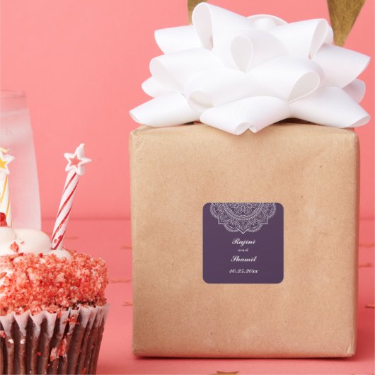 Elegant Eggplant White Indian Paisley Wedding Quadratischer Aufkleber (Party)