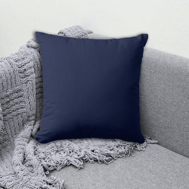 Elegant einfache, dunkelblaue Farbe Kissen (Elegant Simple Solid Dark Blue Color Throw Pillow #zazzlemade #soliddarkpillow)