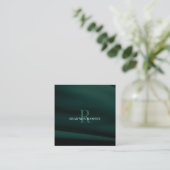 Elegant Emerald Green Monogram Quadratische Visitenkarte (Stehend Vorderseite)