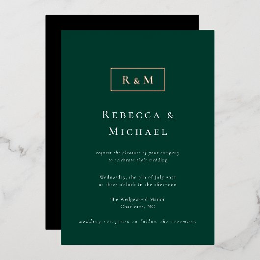 Elegant Emerald Green Monogram Wedding Folieneinladung (Vorderseite/Rückseite)