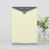 Elegant Envelope (periwinkle) Monogramm Stationery Briefpapier (Stehend Vorderseite)