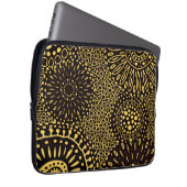 Elegant Ethnic Floral Black Gold Laptop Sleeve (Vorne Rechts)