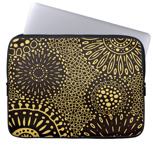 Elegant Ethnic Floral Black Gold Laptop Sleeve (Vorderseite)