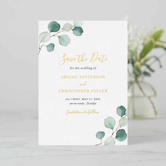 Elegant Eucalyptus Wedding Save the Date Folieneinladung (Stehend vorne)