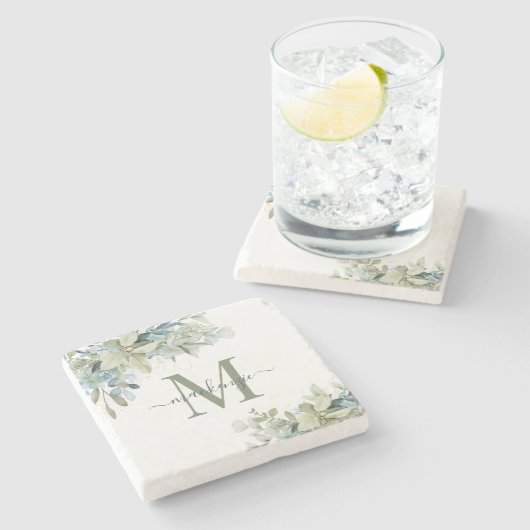 Elegant Eukalyptus Botanical Greenerity Monogram Steinuntersetzer (Seitenansicht)