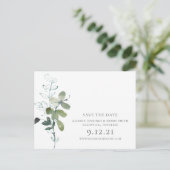 Elegant Eukalyptus Greenery Wedding Save the Date Ankündigungspostkarte (Stehend Vorderseite)