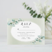 Elegant Eukalyptus leaf Greenerity Wedding RSVP Karte (Stehend Vorderseite)