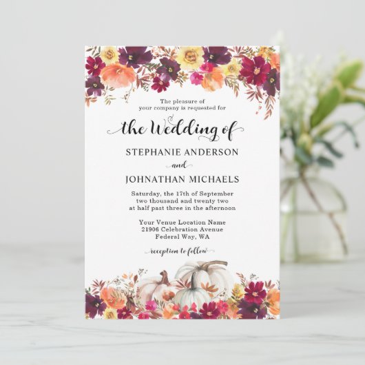 Elegant Fall Floral Pumpkin Hochzeit Einladung (Stehend Vorderseite)