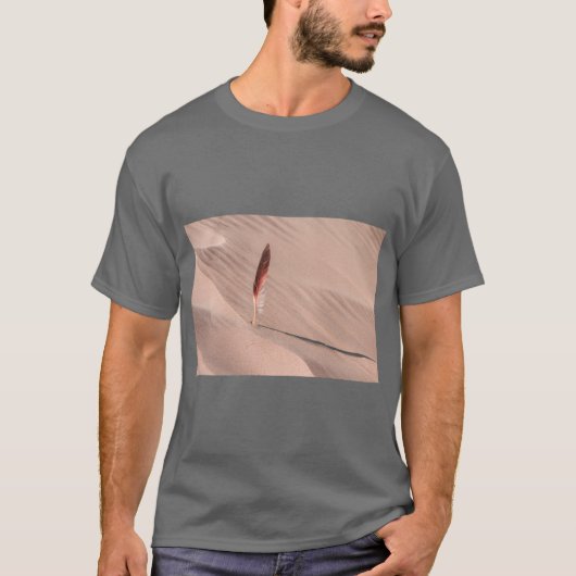 Elegant Feather T-Shirt – Light, Soft & Graceful  (Vorderseite)
