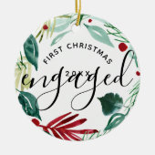 Elegant First Christmas Verlobt Greenerity Wreath Keramik Ornament (Vorne)