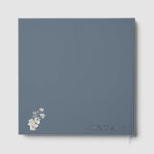 Elegant Floral Dusty Blue 70th Birthday Silver Gästebuch (Rückseite)