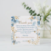 Elegant floral Dusty Blue Baptisse Dankeskarte (Stehend Vorderseite)