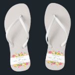 Elegant Floral Mr & Mrs Wedding| Flip Flops Badesandalen<br><div class="desc">Für weitere Anpassungen klicken Sie bitte auf die Schaltfläche "Anpassen" und verwenden Sie unser Designwerkzeug, um diese Vorlage zu ändern. Wenn die Optionen verfügbar sind, können Sie Text und Bild ändern, indem Sie einfach auf "Text oder Bild hier bearbeiten/entfernen" klicken und Ihre eigenen hinzufügen. Wenn Sie möchten, dass dieses Design...</div>