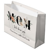 Elegant Floral Personalized Mom Gift Bag Große Geschenktüte (Vorderseite Schrägansicht)