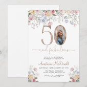 Elegant Floral Photo 50th Birthday Einladung (Vorne/Hinten)