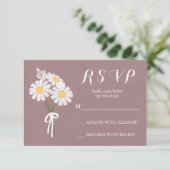 Elegant Floral White Daisies Bouquet UAWG Wedding RSVP Karte (Stehend Vorderseite)