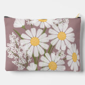 Elegant Floral White Daisies on Rosy Brown Zubehörtasche (Rückseite)