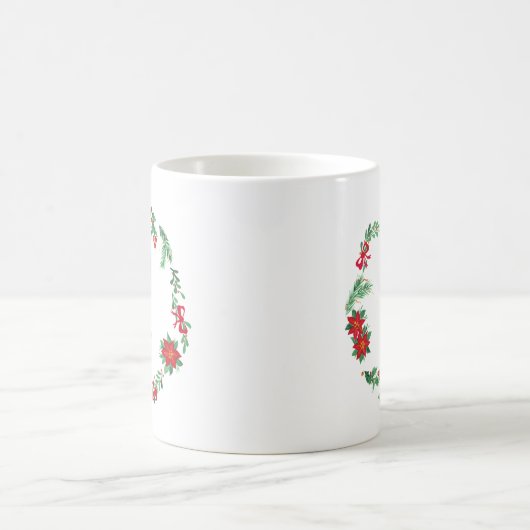 Elegant Floral Wreath Monogram Initial Christmas Kaffeetasse (Mittel)