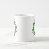 Elegant Floral Wreath Monogram Initial Christmas Kaffeetasse (Mittel)