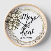 Elegant Floral Wreath Wedding Uhr (Vorderseite)