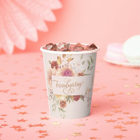Elegant Friendsgiving Entertainment Pappbecher (Insitu)