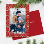Elegant Frohe Weihnachten Ein Foto Schneeflocke<br><div class="desc">Feiern Sie die Saison stilvoll mit unserer eleganten Weihnachtskarte! Dieses Design mit familiärem Foto und Rot- und Grünakzenten verbindet die Typografie mit einem roten Schneeflockenmuster für einen klassischen, traditionellen Look. Diese minimalistisch-kreative Karte ist perfekt für diejenigen, die minimalistisch und dennoch auffallend gestalten, und zeigt ein 1 Bild für eine persönliche...</div>