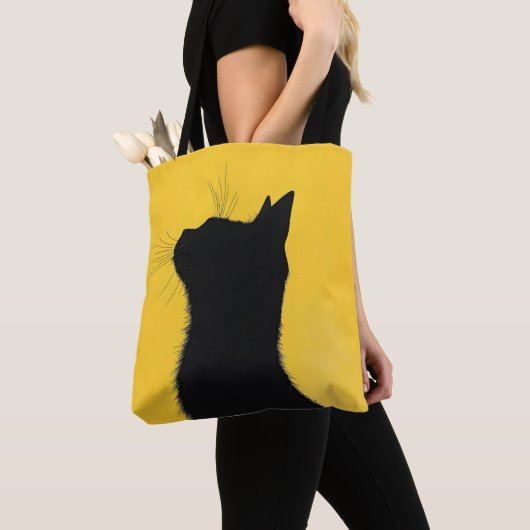 Elegant Funny Black cat in Yellow Baground Tasche (Von Nahem)