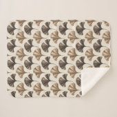 Elegant Ginkgo Leaf Pattern in Neutral Tones Sherpadecke (Vorderseite (Horizontal))