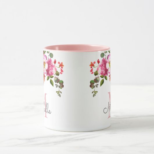 Elegant Girly Pink Rose Blumenname Mit Monogramm Tasse (Zentrum)