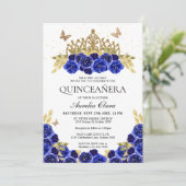 Elegant Glam Blue Floral Gold Tiara Quinceanera Einladung (Stehend Vorderseite)
