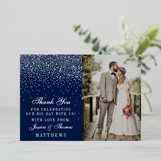 Elegant Glam Confetti Wedding Foto Vielen Dank Folieneinladung (Stehend vorne)