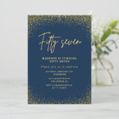 Elegant Glam Navy Gold Glitzer 57. Geburtstag Einladung (Stehend Vorderseite)