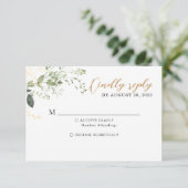 Elegant Gold and Greenery Eucalyptus Wedding  RSVP Karte (Stehend Vorderseite)