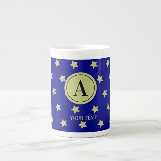 Elegant Gold & Blue Star Pattern Monogram Porzellantasse (Vorderseite)