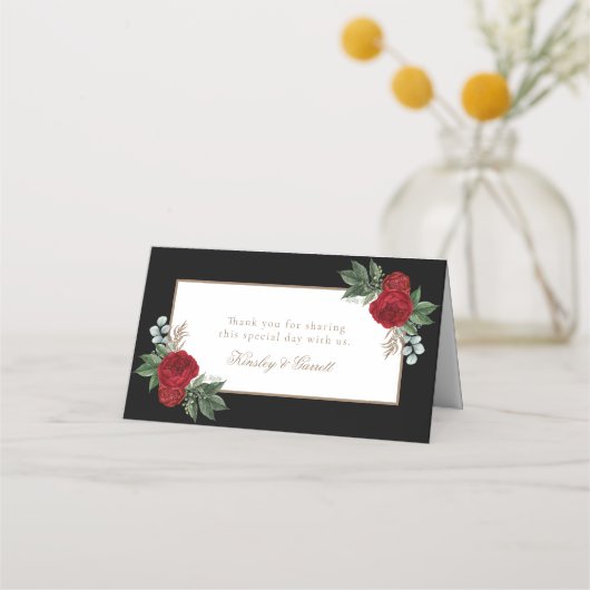 Elegant Gold Calligraphy Red Floral Platzkarte (Rückseite)