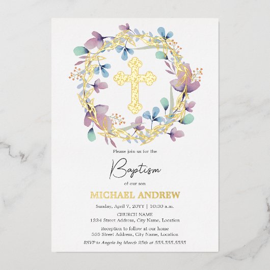 Elegant Gold Cross Taufen Bloral Folieneinladung (Vorderseite)