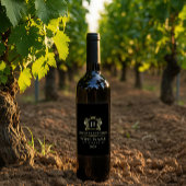 Elegant Gold Crown Frame On Custom Black Weinetikett