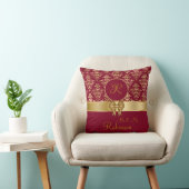Elegant Gold Damask Monogram auf Burgundy Kissen (Stuhl )